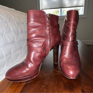 Vince Camuto Signature Burgundy Vi Fantasio Boots
